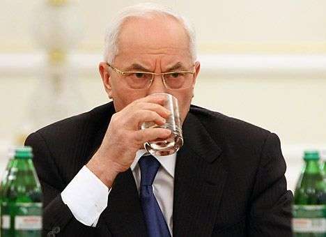 Азаров признался, что не силен в балете