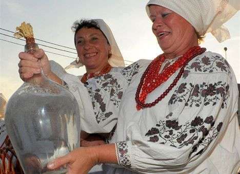 В Украине обвалилось производство водки и сигарет