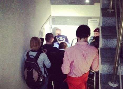 К TВi подтянулись милиция и нардепы от оппозиции