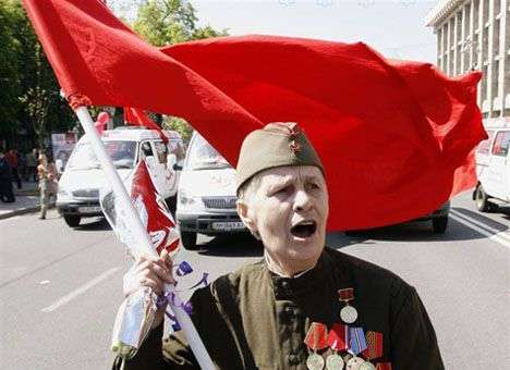 Во Львове объявили 8 мая днем траура и запретили «знамя Победы»