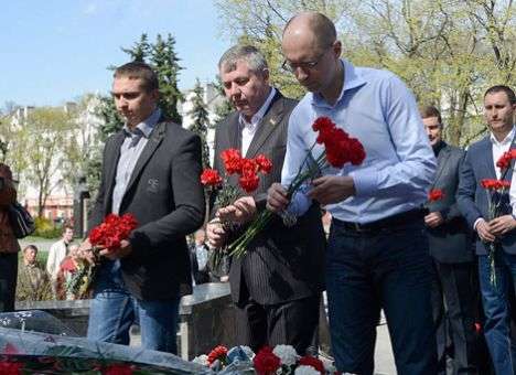 Оппозиция заявляет, что вывела на улицы Чернигова тысячи митингующих (ФОТО)