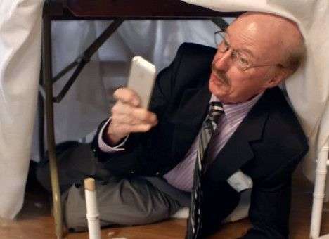 Microsoft посмеялся над пользователями iOS и Android (ВИДЕО)