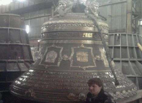 Президент увековечил себя на колоколе за 2 млн. (ФОТО)