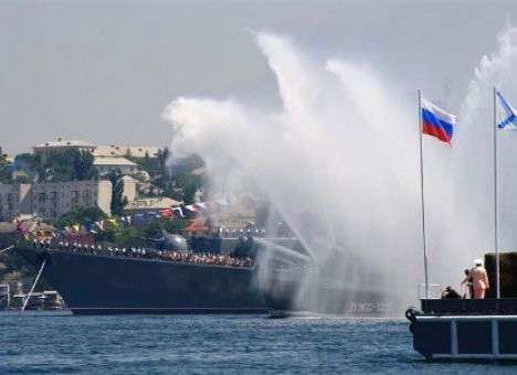 «Свободовец» потребовал запретить военный парад в Севастополе на 9 мая