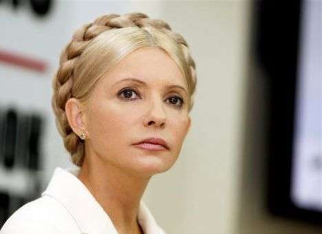 Тимошенко поздравляют с Пасхой песнями и куличами