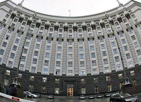 У Азарова запланировали одолжить в 2014 году еще 131 млрд. грн.