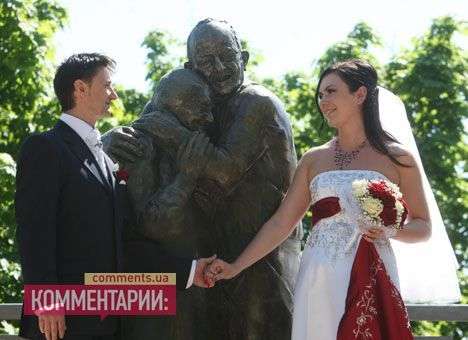 В Киеве открыли памятник украино-итальянской любви (ВИДЕО)