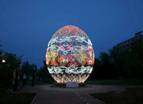 На Одесчине появилось самое большое светящееся пасхальное яйцо