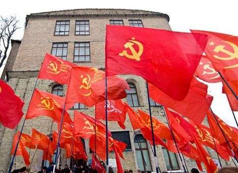Мэру Червонограда грозит отставка за красные флаги
