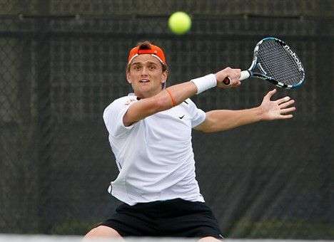 Украинский теннисист Недовесов пробился в полуфинал в Самарканде