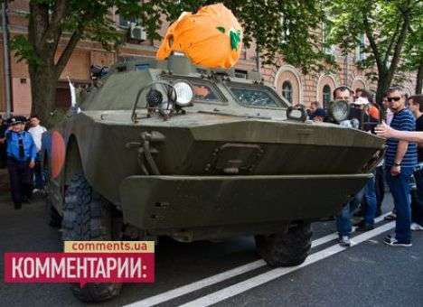 Оппозиционеры разгромили БТР провокаторов (ВИДЕО)