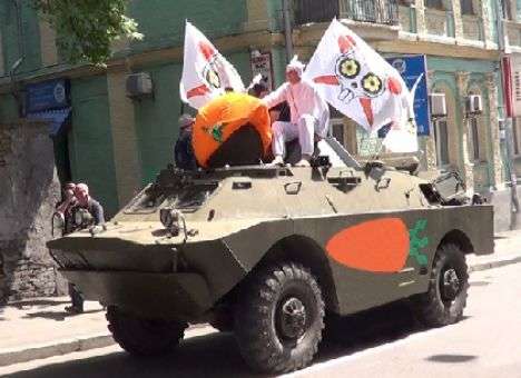 МВД: БТР приехал на митинг оппозиции «разлекать» гостей столицы