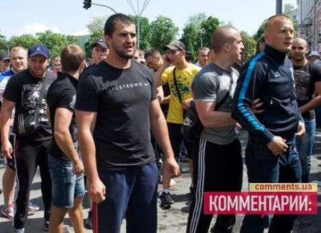 Спортсменов, избивших журналистов, привезли в Киев «поработать»