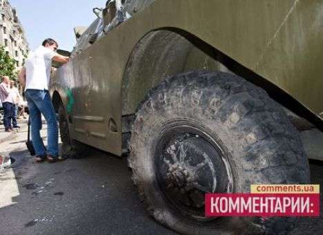 Скандальный броневик приехал на митинг оппозиции незаконно