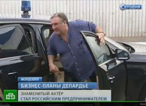 Депардье рассекал по Саранску с мигалкой
