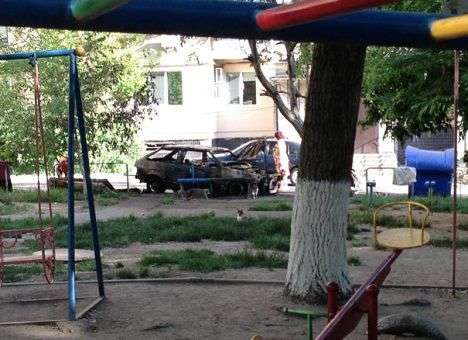 В одесском дворе взорвалось авто