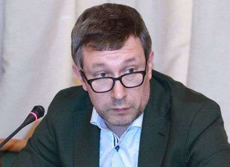 Высокопоставленный политик вышел из «Единой России», находясь в Париже