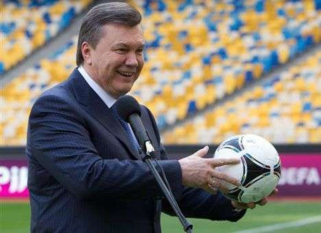 Школьников свезут на «Металлист» для «правильной поддержки» Президента