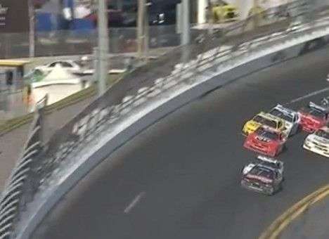 На гонках NASCAR пострадали 10 зрителей