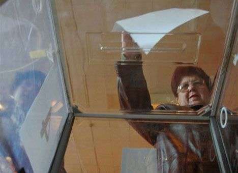 На участке в Василькове сейф с бюллетенями вскрыли без наблюдателей (ВИДЕО)