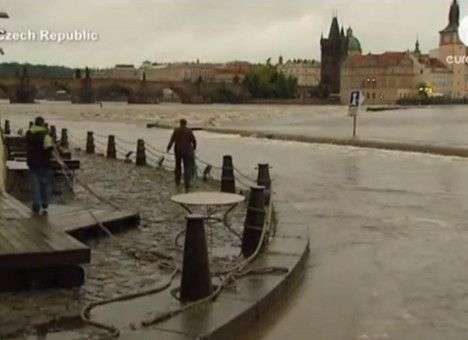 Наводнение спугнуло туристов от поездок в Прагу
