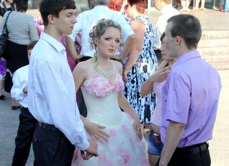 Павлоградские выпускницы-2013 не решились светить нижним бельем