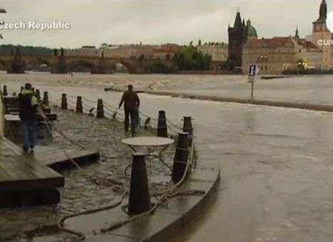 Число жертв наводнения в Европе приблизилось к 10