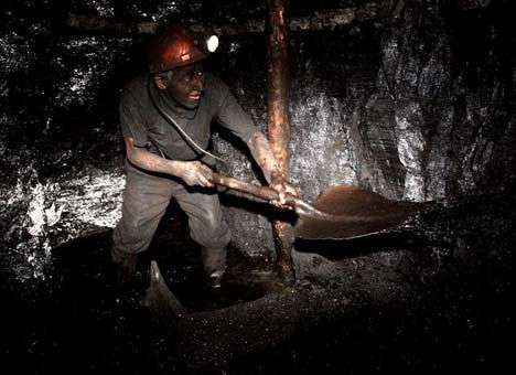 Угля стали добывать меньше