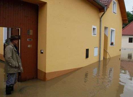 Жертвами наводнений в Европе стали 12 человек