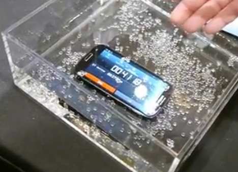 Samsung представила водонепроницаемую версию Galaxy S4