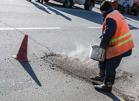 Ремонт дорог в Белой Церкви отдали семейной фирме замминистра