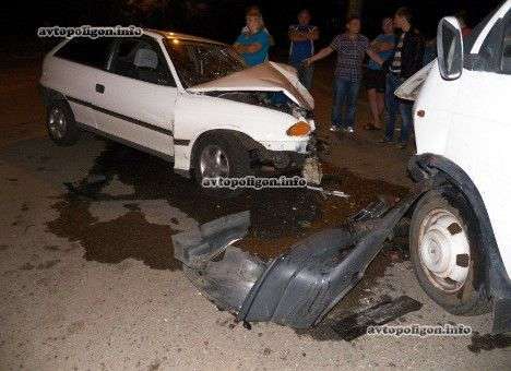 В Киеве пьяный водитель разбил несколько машин и угрожал связями в СБУ (ФОТО)