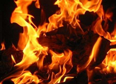 На Луганщине на ходу загорелся автобус с пассажирами