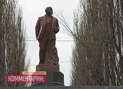 За отбитый нос Ленина националистам дали 11 лет на всех