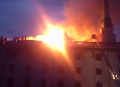 В Латвии горел президентский дворец (ВИДЕО)