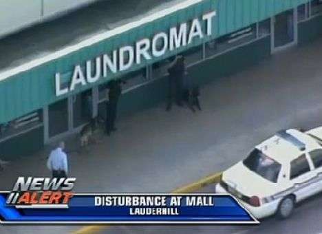 Сотни человек подрались в торговом центре в США