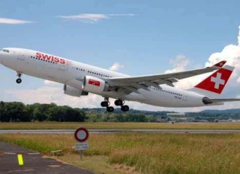 Из летевшего в США самолета пропали более 1 у.е. млн