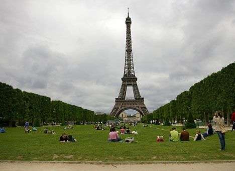 Эйфелева башня бастует второй день