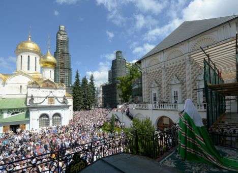 Паству патриарха Кирилла «отфотошопили» ради массовости