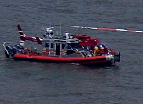 Вертолет с туристами рухнул в Гудзон в США