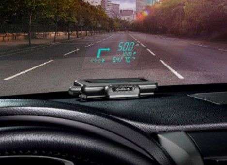 Создан проектор для вывода информации на лобовое стекло автомобиля