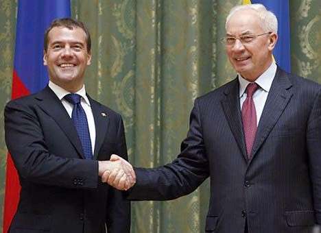 Азаров и Медведев «забили стрелку» в Сочи для разговора о газе