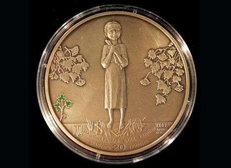 НБУ наторговал монетами на 30 млн. грн.