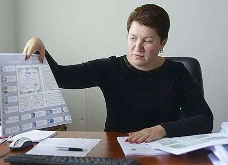 У Азарова признали, что расходы госбюджета придется урезать