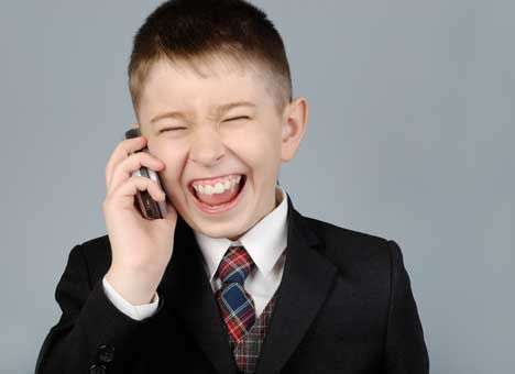 Ронять мобильные телефоны в унитаз будет полезно, - британские разработчики