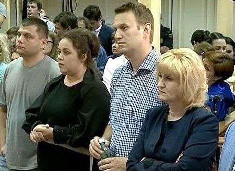 Противнику Путина Навальному дали 5 лет тюрьмы (ФОТО, ВИДЕО)