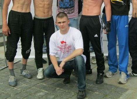 Виновник «яичного скандала» оказался рекордсменом по отжиманию