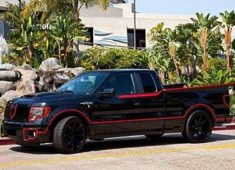 Бэтмен получил новый бетмобиль-пикап