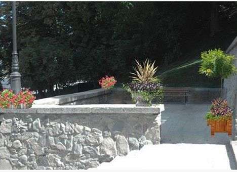 У Попова украсили Киев фотошопными цветами (ФОТО)