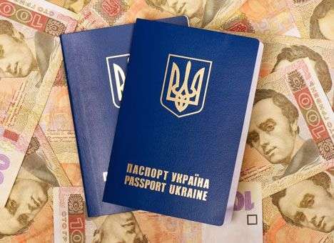 В Киеве массово торгуют копиями паспортов